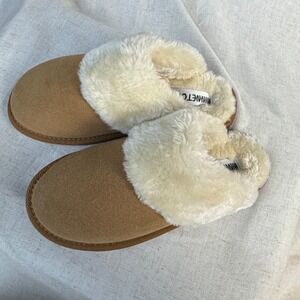 Minnetonka Shar Cinnamon Faux Fur Suede Slippers Women 7 NWT- UNISEX